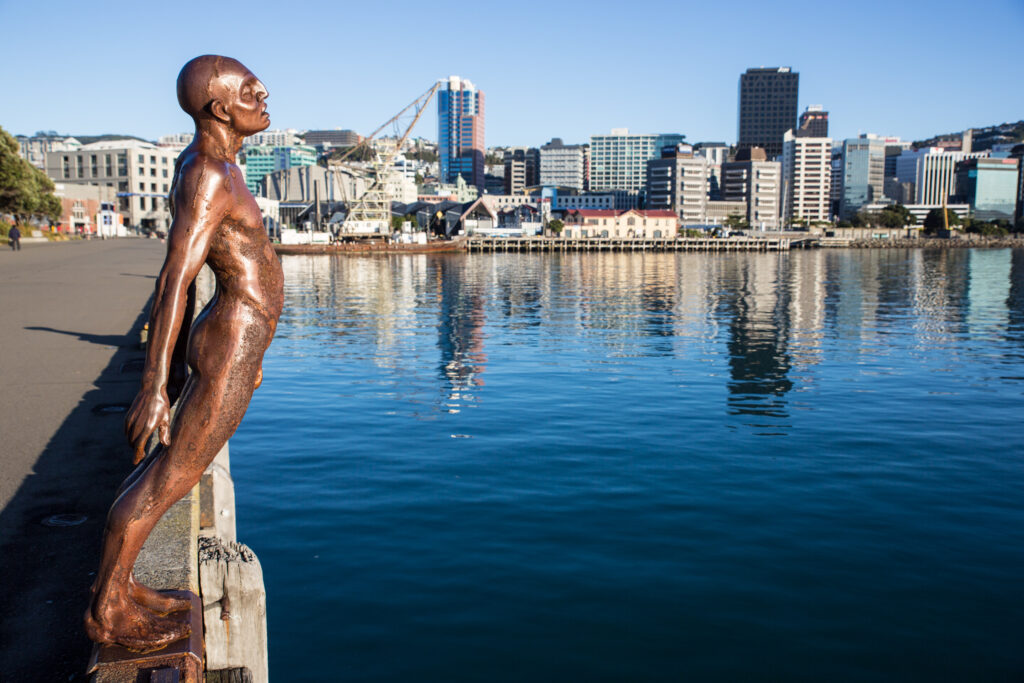 "Solace in the Wind" im Wellington Harbour