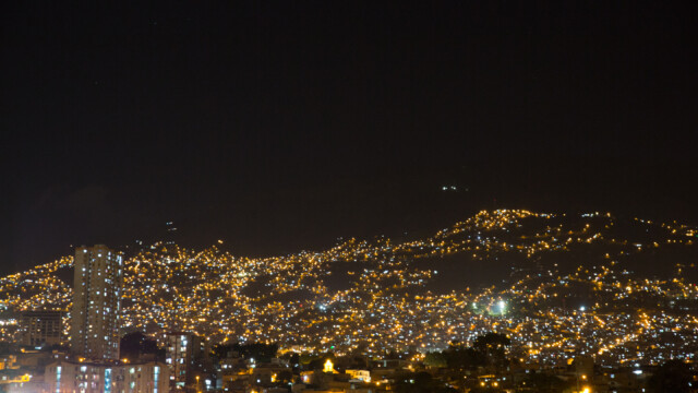 Medellín bei Nacht