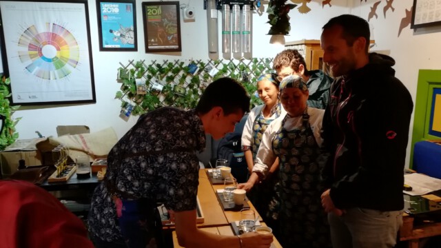Tobi bei einem halb-freiwilligen Barista-Wettbewerb