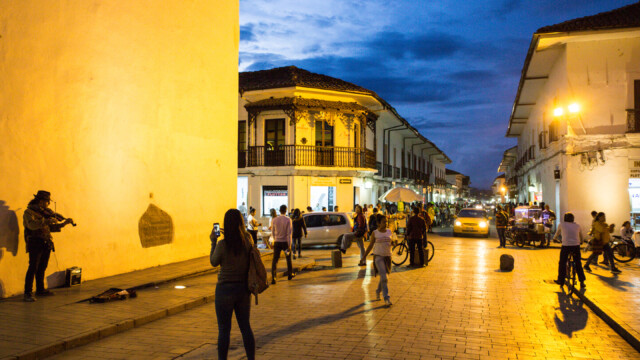 Central Plaza abends