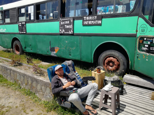 Tobi vor food truck