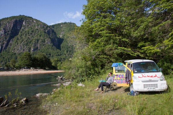 Frühstück am Fluss