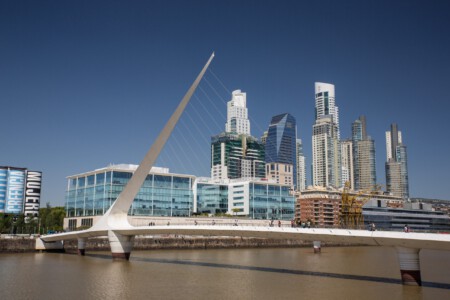 Hafenbecken vor Puerto Madero