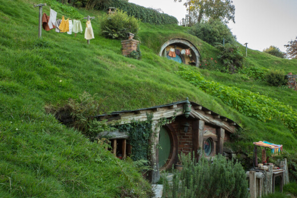 Hobbithöhle mit Wäscheleine