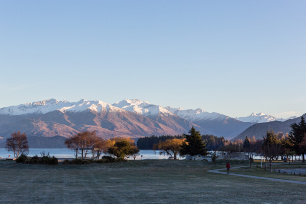 Blick von der YHA Wanaka über Lake Wanaka