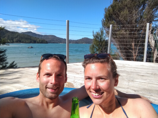Helena und Tobi im Hot Pool